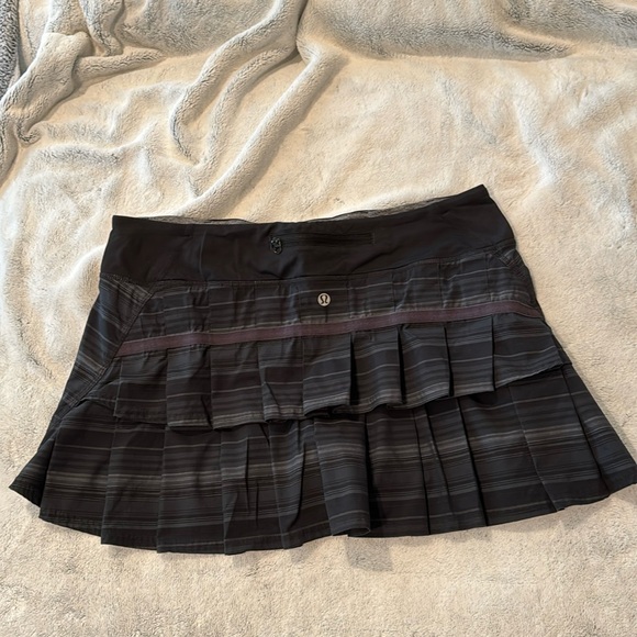 Lulu Pace Setter skirt size 8 - Picture 1 of 5